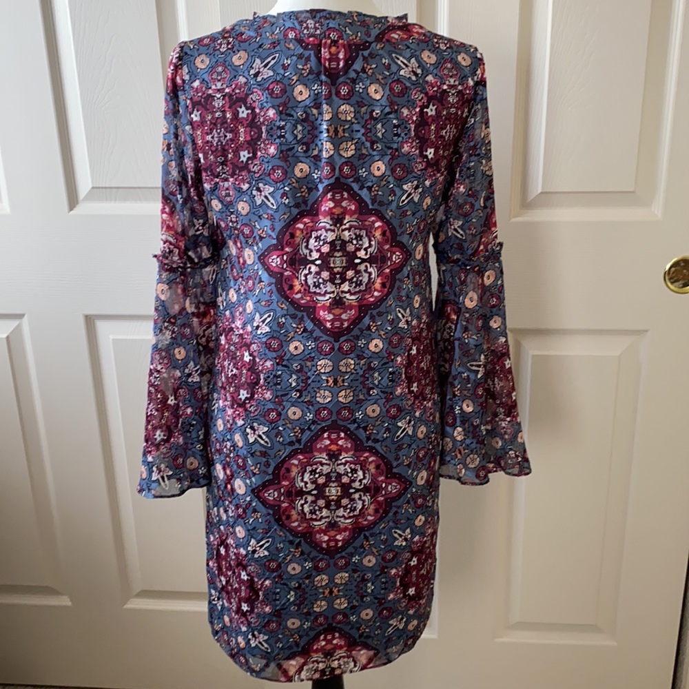 WHBM Bell Sleeve Medallion Print Dress Size XS - Picture 8 of 16
